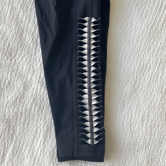 SoulCycle Double Pintuck Legging - Picture 7 of 8